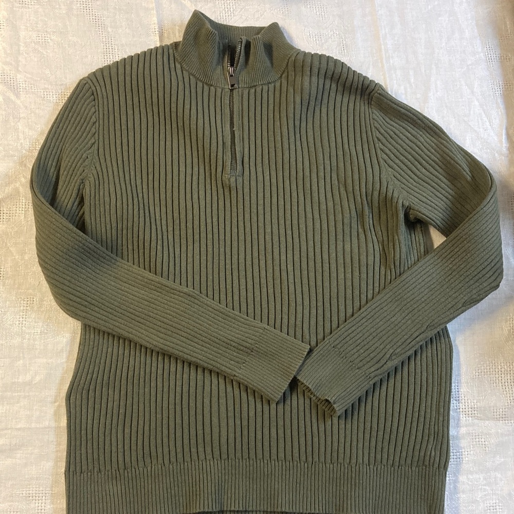 Express Men's Olive Green Ribbed Sweater. Size Large.